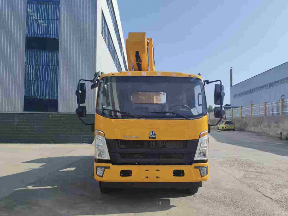 豪沃20米双变幅绝缘臂车