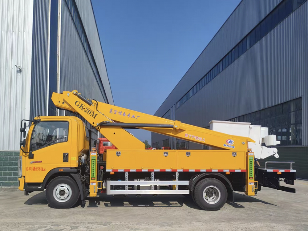 豪沃20米双变幅绝缘臂车
