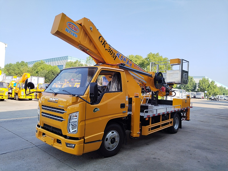 江铃顺达30米型高空作业车