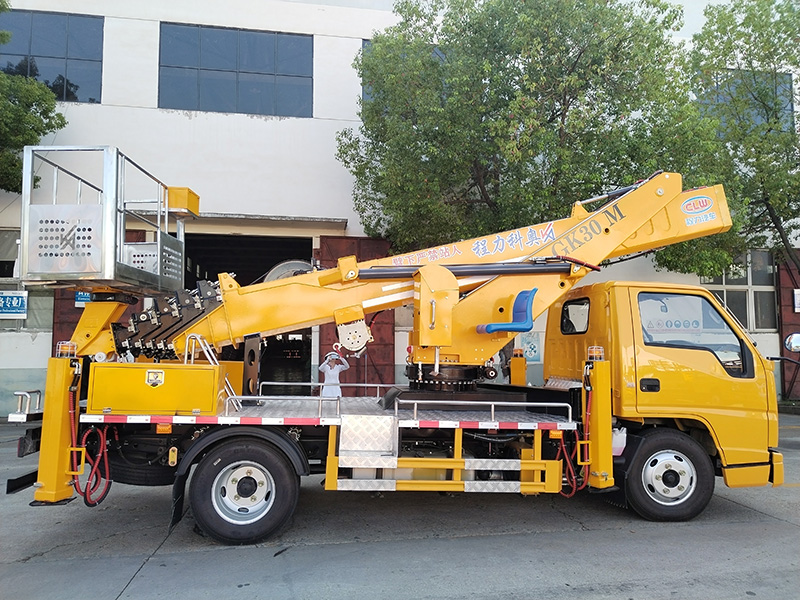 江铃顺达30米型高空作业车