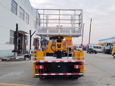 江铃顺达黑脸30米型高空作业车