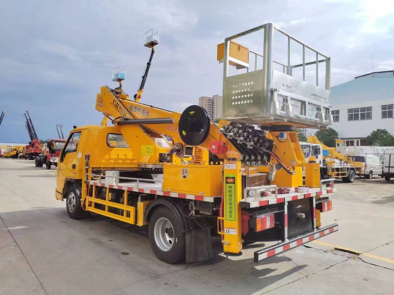 江铃顺达宽体28米型高空作业车