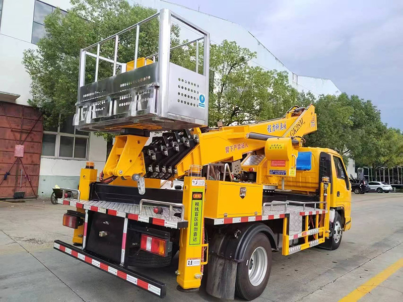 江铃顺达宽体28米型高空作业车