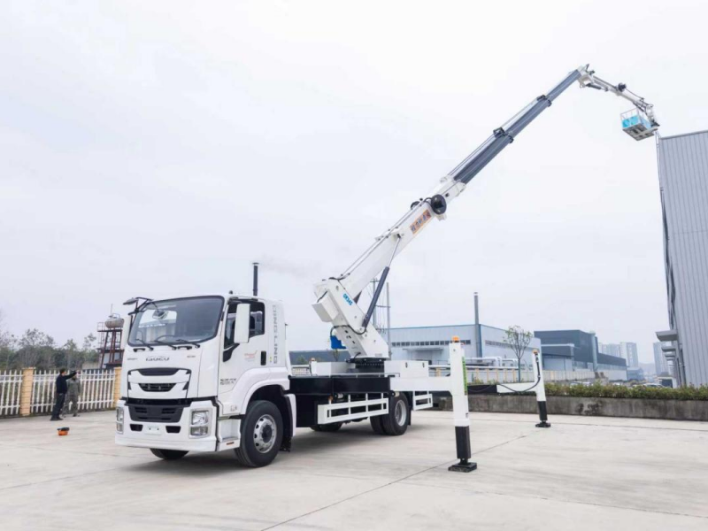 五十铃高低空作业车出口型